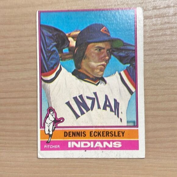 Dennis eckersley rookie 1976 topps in good condition one corner bent #98 - Picture 1 of 3